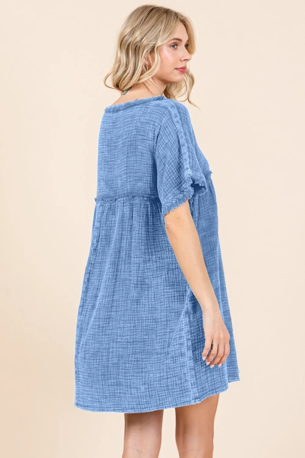 Mineral Wash Short Sleeve Babydoll Texture Dress with Pockets in Blue
