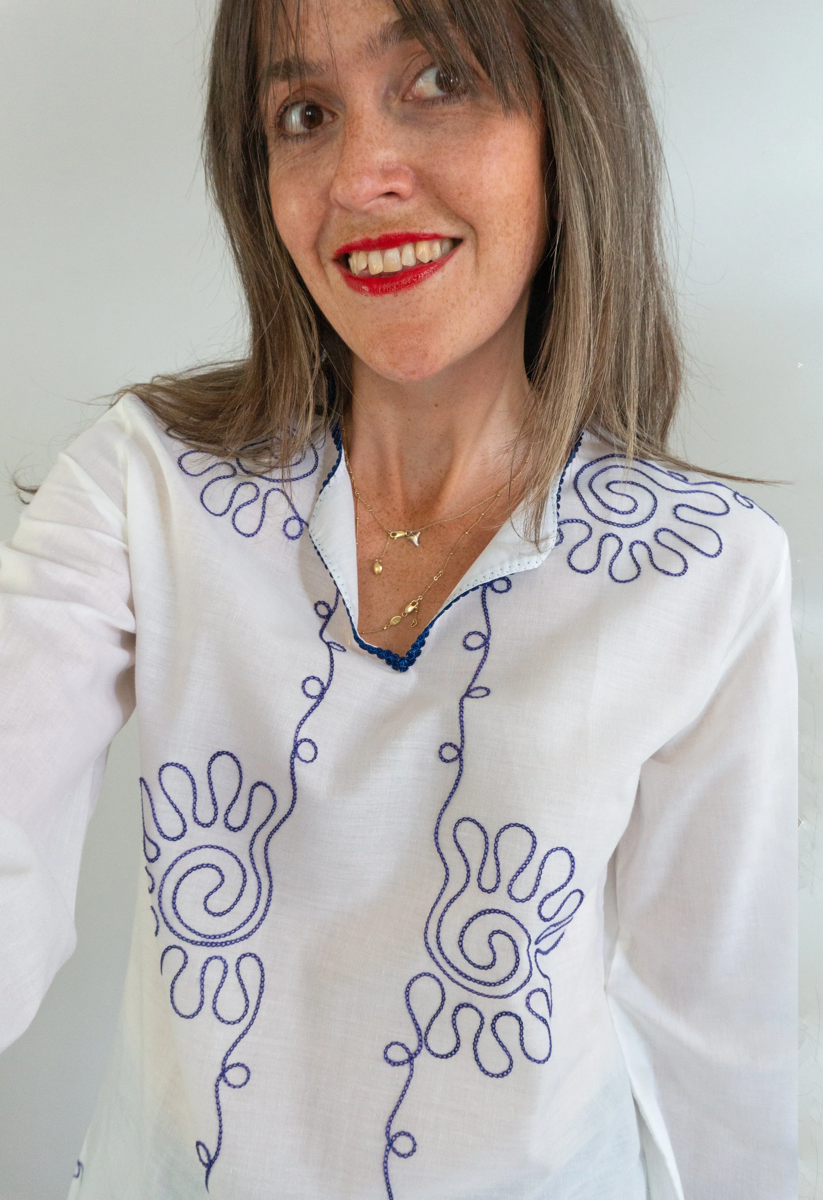 Vintage Embroidered White Greek Chiapas Blouse
