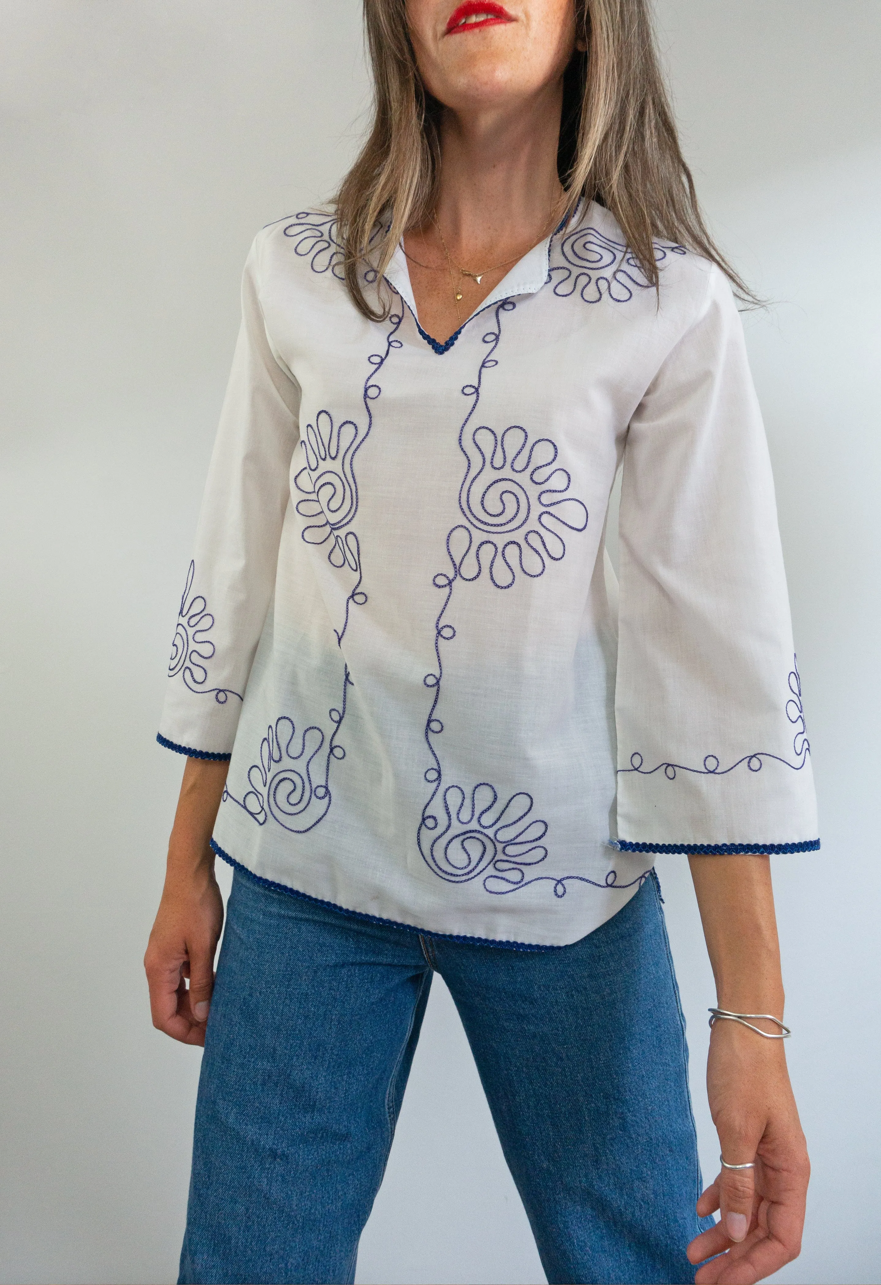 Vintage Embroidered White Greek Chiapas Blouse